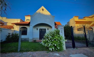 Venta Hermoso chalet en zona Polideportivo