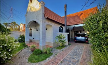 Venta Hermoso chalet en zona Polideportivo