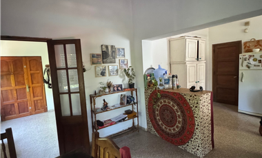 Casa en Venta de Tres Dorm. + Local Sobre Av San Martín - Río Ceballos