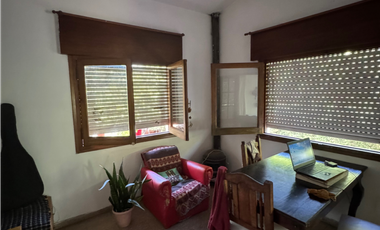 Casa en Venta de Tres Dorm. + Local Sobre Av San Martín - Río Ceballos