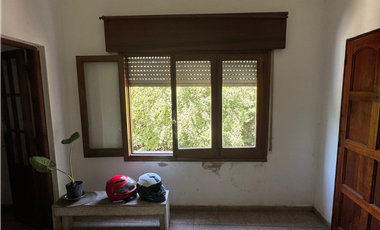 Casa en Venta de Tres Dorm. + Local Sobre Av San Martín - Río Ceballos