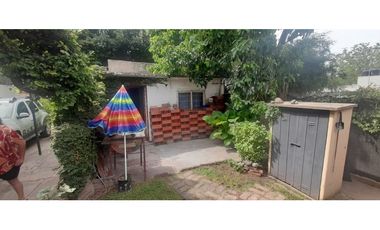 Excelente vivienda c/local. VENTA. Ituzaingo Norte a 50 mts. Av. Ratti