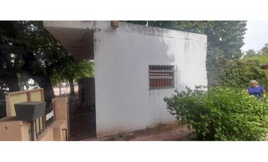 Excelente vivienda c/local. VENTA. Ituzaingo Norte a 50 mts. Av. Ratti