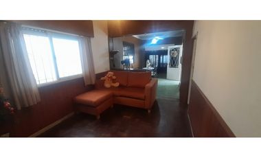 Excelente vivienda c/local. VENTA. Ituzaingo Norte a 50 mts. Av. Ratti