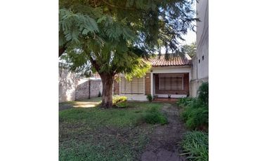 EXCELENTE CHALET SOBRE AMPLIO LOTE