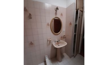 EXCELENTE CHALET SOBRE AMPLIO LOTE