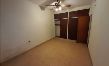 EXCELENTE CHALET SOBRE AMPLIO LOTE