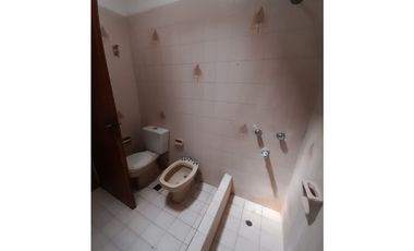 EXCELENTE CHALET SOBRE AMPLIO LOTE