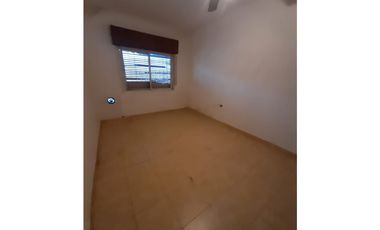 EXCELENTE CHALET SOBRE AMPLIO LOTE