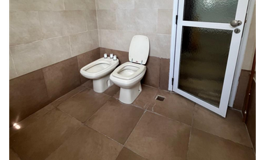 IMPECABLE CASA en PH EN ALQUILER CASTELAR SUR. TODOS LOS SERVICIOS