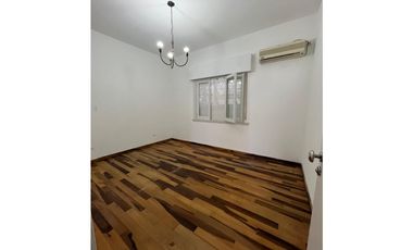 IMPECABLE CASA en PH EN ALQUILER CASTELAR SUR. TODOS LOS SERVICIOS