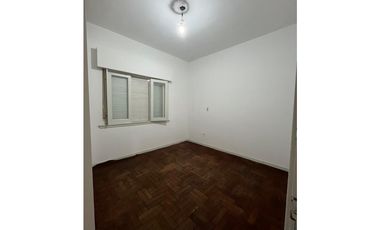 IMPECABLE CASA en PH EN ALQUILER CASTELAR SUR. TODOS LOS SERVICIOS