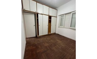 IMPECABLE CASA en PH EN ALQUILER CASTELAR SUR. TODOS LOS SERVICIOS