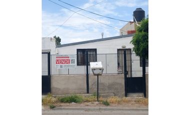 Se vende casa sobre calle España 2582, Puerto MADRYN USD 48.000