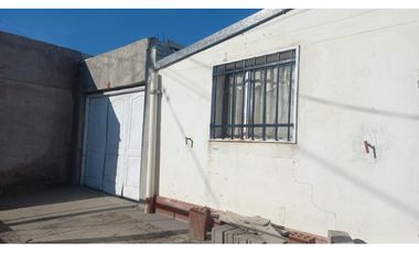 Se vende casa sobre calle España 2582, Puerto MADRYN USD 48.000