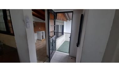 AMPLIO DEPARTAMENTO EN ALQUILER. EXCELENTE UBICACION