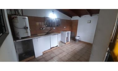 AMPLIO DEPARTAMENTO EN ALQUILER. EXCELENTE UBICACION