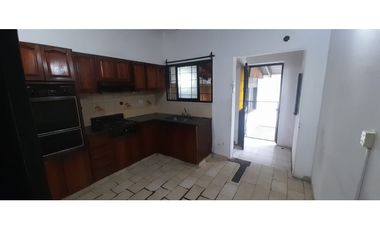 AMPLIO DEPARTAMENTO EN ALQUILER. EXCELENTE UBICACION