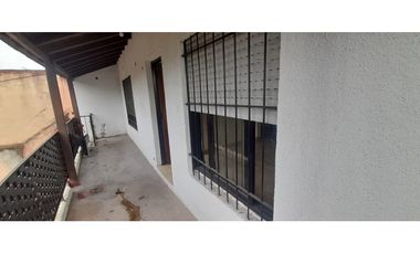 AMPLIO DEPARTAMENTO EN ALQUILER. EXCELENTE UBICACION