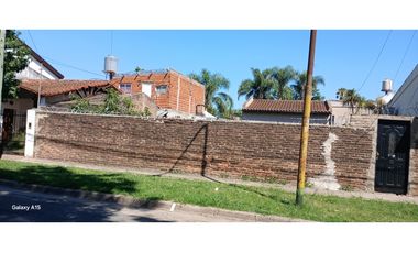 LOCAL CON TERRENO