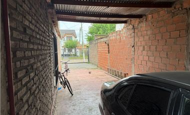 OPORTUNIDAD!!! CASA Y DEPARTAMENTO ITUZAINGO NORTE