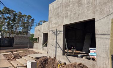 Casa a estrenar | B° Privado Las Acacias | Godoy Cruz | U$S175.000.-