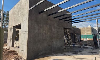 Casa a estrenar | B° Privado Las Acacias | Godoy Cruz | U$S175.000.-