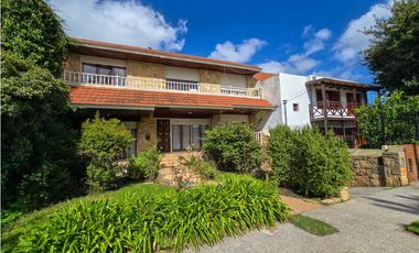 Chalet 5 amb. c/garage, quincho, patio y terraza - Colinas de P. Ramos