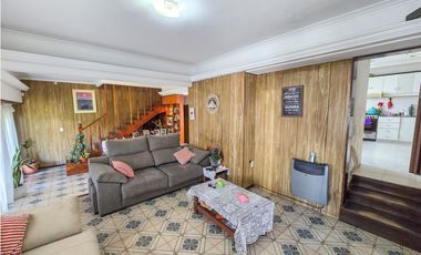 Chalet 5 amb. c/garage, quincho, patio y terraza - Colinas de P. Ramos