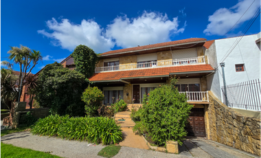 Chalet 5 amb. c/garage, quincho, patio y terraza - Colinas de P. Ramos