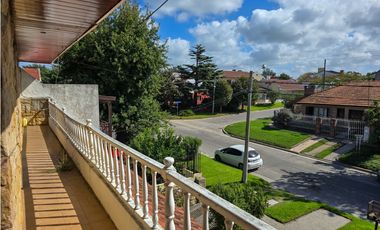 Chalet 5 amb. c/garage, quincho, patio y terraza - Colinas de P. Ramos