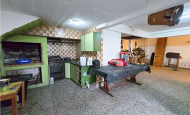 Chalet 5 amb. c/garage, quincho, patio y terraza - Colinas de P. Ramos
