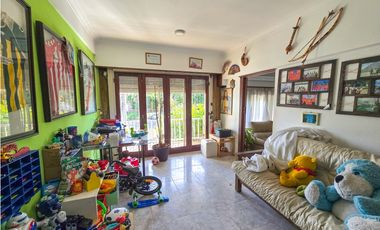 Chalet 5 amb. c/garage, quincho, patio y terraza - Colinas de P. Ramos
