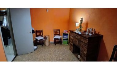 CASA 3 AMBIENTES SOBRE DOS LOTES