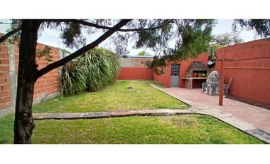 CASA 3 AMBIENTES SOBRE DOS LOTES