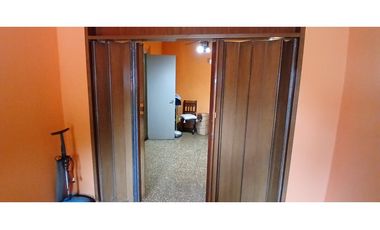 CASA 3 AMBIENTES SOBRE DOS LOTES