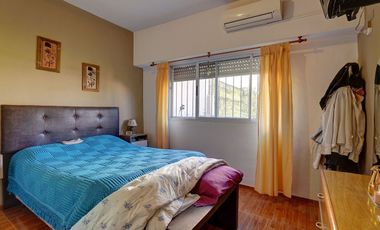 CASA 4 AMBIENTES EN VENTA SANTOS LUGARES TERRAZA