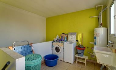 CASA 4 AMBIENTES EN VENTA SANTOS LUGARES TERRAZA