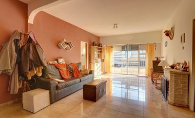 CASA 4 AMBIENTES EN VENTA SANTOS LUGARES TERRAZA