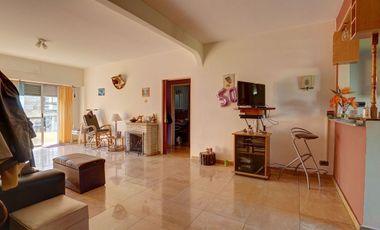 CASA 4 AMBIENTES EN VENTA SANTOS LUGARES TERRAZA