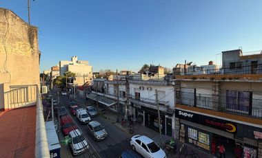 CASA 4 AMBIENTES EN VENTA SANTOS LUGARES TERRAZA