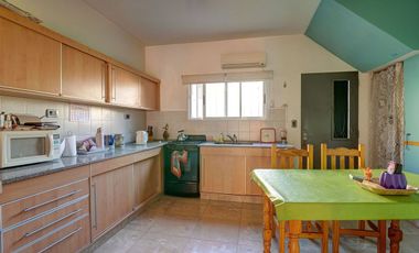 CASA 4 AMBIENTES EN VENTA SANTOS LUGARES TERRAZA