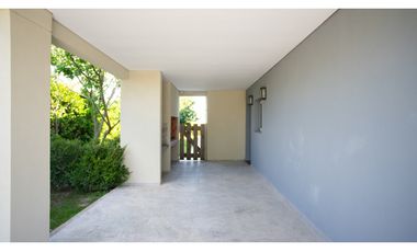 Casa en Venta en Los Juncos, Luján