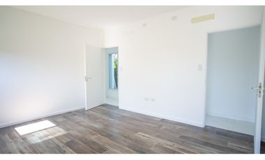Casa en Venta en Los Juncos, Luján