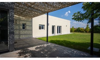 Casa en Venta en Los Juncos, Luján