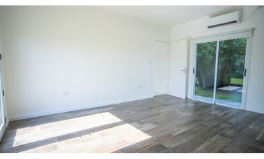 Casa en Venta en Los Juncos, Luján