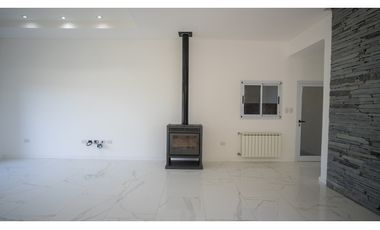 Casa en Venta en Los Juncos, Luján