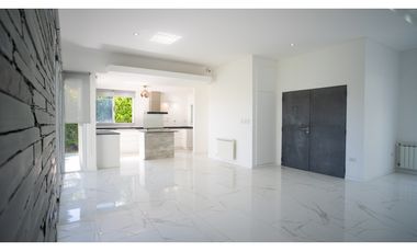 Casa en Venta en Los Juncos, Luján