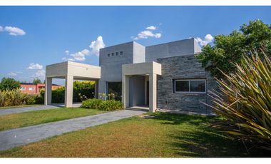Casa en Venta en Los Juncos, Luján