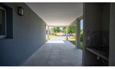 Casa en Venta en Los Juncos, Luján